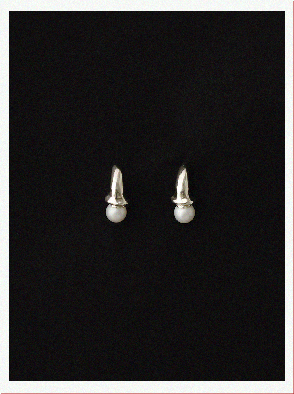 Pearl bud earring